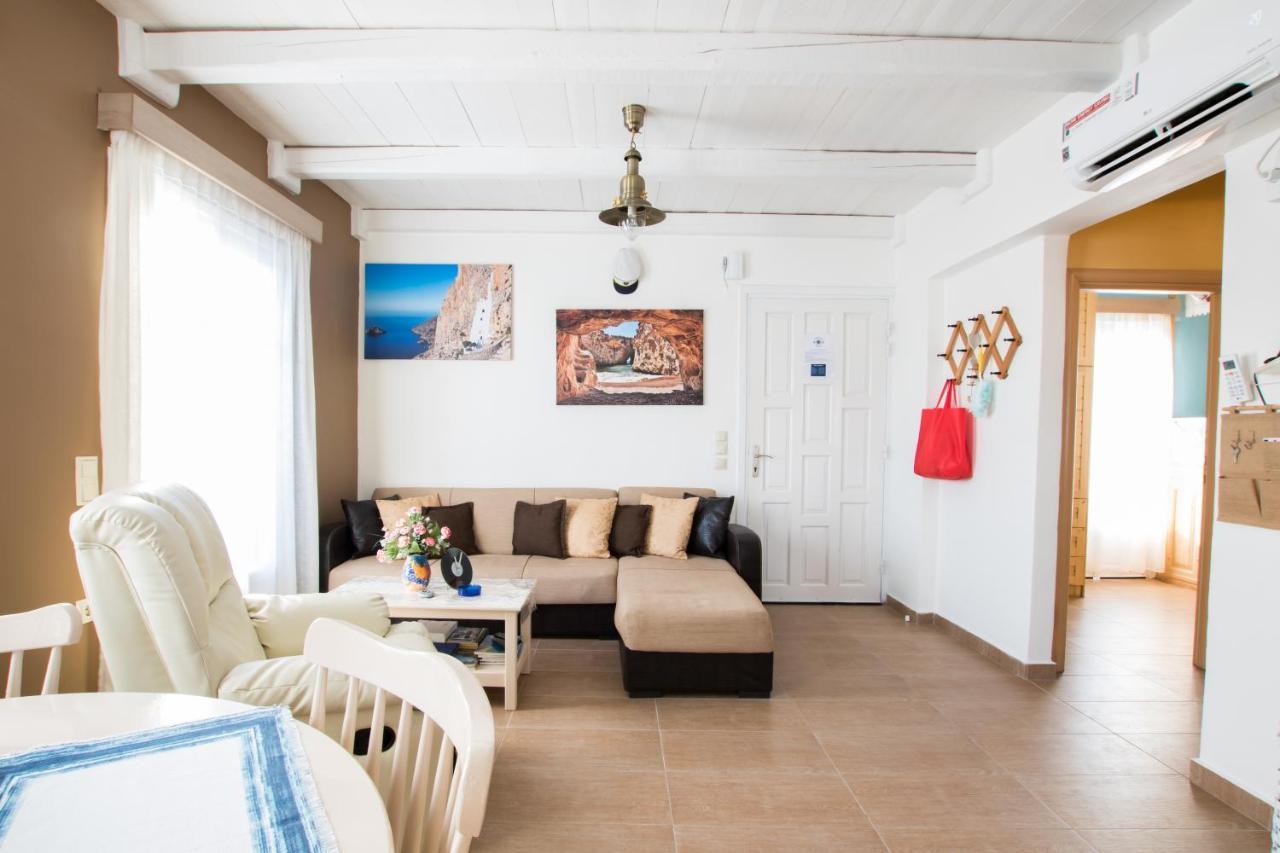Captain Elias House Foiníkion Dış mekan fotoğraf